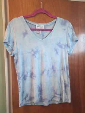 Never Worn New With Tags For The Republic brand V-neck t-shirt